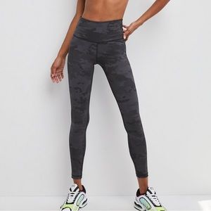 Aritzia TNA life hi rise leggings camo print